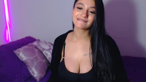 Snapshot of innocent_fox chatting on July 2026 10:14:02 PM Abril online show from July 2026 10:14:02 PM