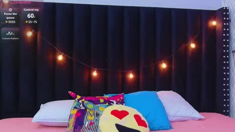 innocenthazel online show from October 2025 11:49:02 AM