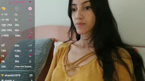 Snapshot of innocentlatiina chatting on December 2024 09:57:01 PM Laroa online show from December 2024 09:57:01 PM