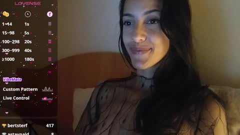 Snapshot of innocentlatiina chatting on January 2025 12:44:02 AM Laroa online show from January 2025 12:44:02 AM