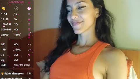 Snapshot of innocentlatiina chatting on March 2025 12:31:01 AM Laroa online show from March 2025 12:31:01 AM