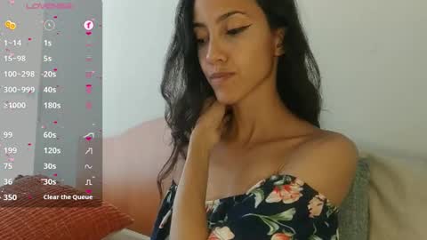 Snapshot of innocentlatiina chatting on March 2025 07:49:01 PM Laroa online show from March 2025 07:49:01 PM