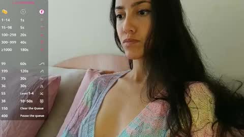 Snapshot of innocentlatiina chatting on September 2025 08:00:02 PM Laroa online show from September 2025 08:00:02 PM