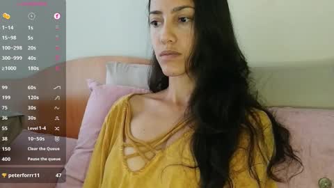 Snapshot of innocentlatiina chatting on October 2025 10:32:02 PM Laroa online show from October 2025 10:32:02 PM