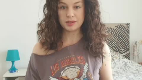 Snapshot of ireneblue_ chatting on April 2026 06:58:01 AM Irene online show from April 2026 06:58:01 AM