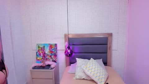  I R E N N E online show from March 2026 12:45:02 PM