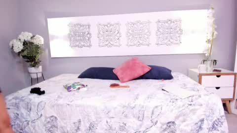 Snapshot of iriis_rosse chatting on March 2025 08:53:02 PM Iris Rosse online show from March 2025 08:53:02 PM