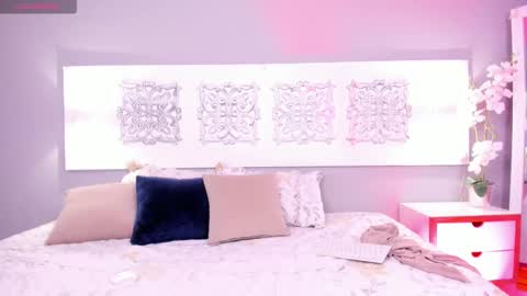 Snapshot of iriis_rosse chatting on September 2025 09:29:02 PM Iris Rosse online show from September 2025 09:29:02 PM