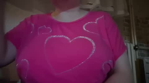 IrinnaK online show from November 2025 04:00:01 PM