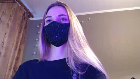 Snapshot of iris_lave chatting on September 2025 04:17:01 PM Lily online show from September 2025 04:17:01 PM