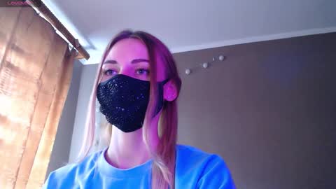 Snapshot of iris_lave chatting on September 2025 02:05:02 PM Lily online show from September 2025 02:05:02 PM