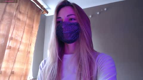 Snapshot of iris_lave chatting on September 2025 02:28:01 PM Lily online show from September 2025 02:28:01 PM