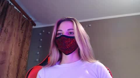 Snapshot of iris_lave chatting on October 2025 02:02:01 PM Lily online show from October 2025 02:02:01 PM