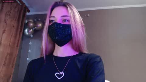 Snapshot of iris_lave chatting on November 2025 02:16:01 PM Lily online show from November 2025 02:16:01 PM