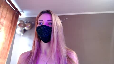 Snapshot of iris_lave chatting on November 2025 11:43:02 AM Lily online show from November 2025 11:43:02 AM