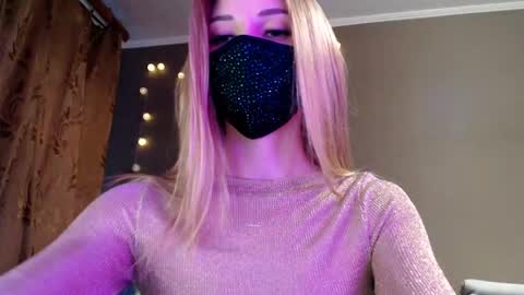 Snapshot of iris_lave chatting on May 2026 05:31:01 PM Lily online show from May 2026 05:31:01 PM