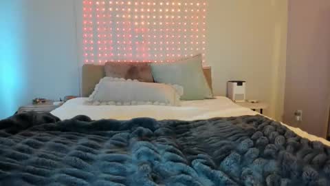 Snapshot of iris_roslin chatting on April 2026 01:33:01 AM Iris 3 online show from April 2026 01:33:01 AM