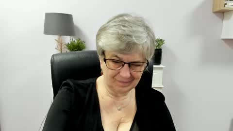 Snapshot of iris_xdesire chatting on May 2026 06:19:02 AM I R I S online show from May 2026 06:19:02 AM