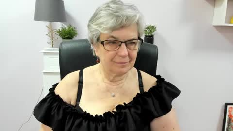 Snapshot of iris_xdesire chatting on May 2026 07:14:01 AM I R I S online show from May 2026 07:14:01 AM