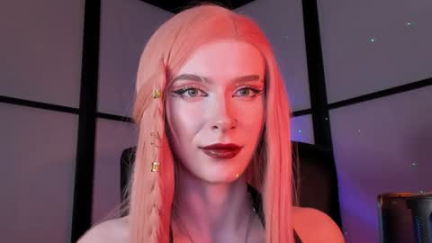 Miss Iris Fansly Miss Iris new inst.  online show from December 2024 01:06:01 PM