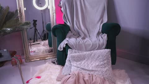 Snapshot of irisreynolds chatting on December 2024 03:25:02 AM Maria online show from December 2024 03:25:02 AM