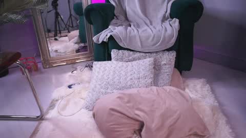 Snapshot of irisreynolds chatting on December 2024 12:43:02 AM Maria online show from December 2024 12:43:02 AM