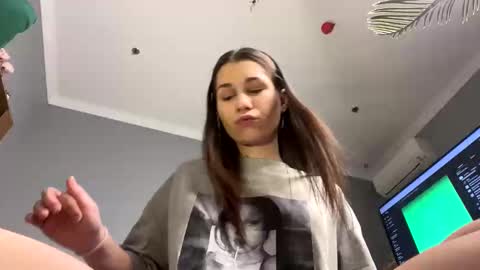 Snapshot of irisreynolds chatting on January 2025 11:50:01 PM Maria online show from January 2025 11:50:01 PM