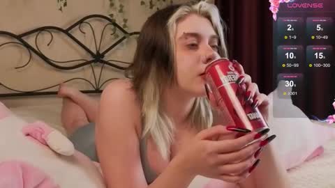 Snapshot of irissocute chatting on September 2025 08:05:01 AM I am Cutie Iris3 online show from September 2025 08:05:01 AM