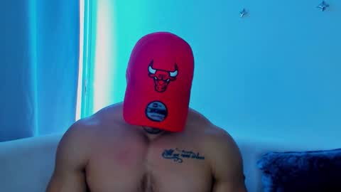 Iron online show from November 2025 06:41:02 PM