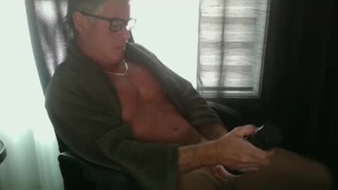 ironout007 online show from November 2025 07:03:01 PM