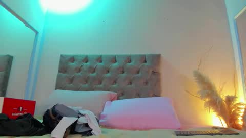 Isabella online show from January 2026 11:58:01 AM