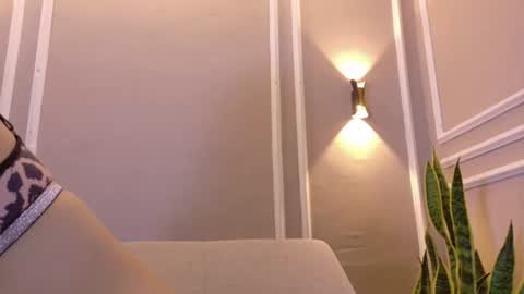 Snapshot of isa_kis_1 chatting on June 2026 12:20:01 PM Isabella online show from June 2026 12:20:01 PM