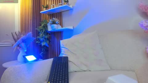    online show from November 2025 03:18:02 AM