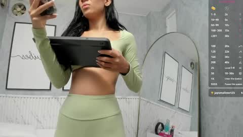 Snapshot of isa_little4u chatting on May 2026 10:01:01 AM online show from May 2026 10:01:01 AM