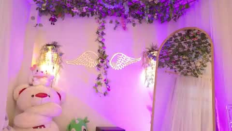 Isabella        online show from March 2026 10:02:01 PM