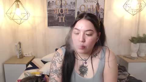 Snapshot of isa_reel chatting on February 2025 10:10:02 AM ISA online show from February 2025 10:10:02 AM