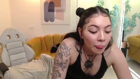 Snapshot of isa_reel chatting on March 2025 10:38:02 PM ISA online show from March 2025 10:38:02 PM