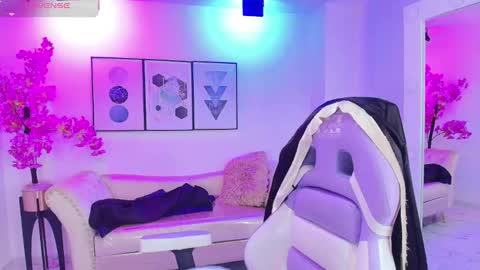 Snapshot of isa_reel chatting on October 2025 12:33:01 PM ISA online show from October 2025 12:33:01 PM