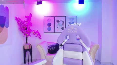 Snapshot of isa_reel chatting on October 2025 07:49:01 PM ISA online show from October 2025 07:49:01 PM