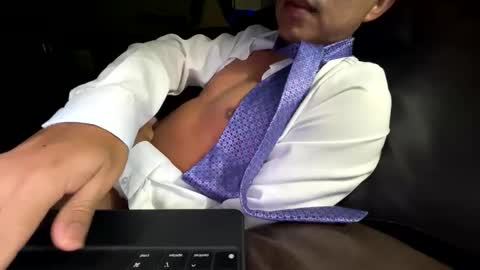 isaac_akamu online show from January 2026 12:32:02 PM