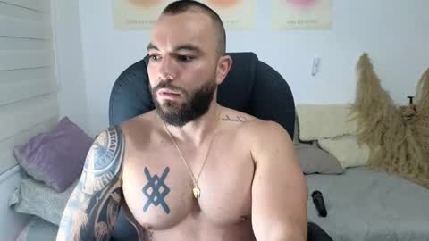 Isaac carter online show from December 2025 11:15:02 AM