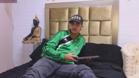 Snapshot of isaac_collins_ chatting on November 2025 03:06:02 PM Isaac online show from November 2025 03:06:02 PM