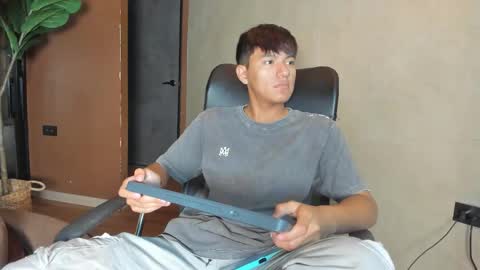 isaac_grimm online show from February 2026 03:44:02 AM