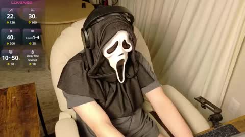 Snapshot of isaac_sheffield chatting on May 2026 05:01:02 AM isaac online show from May 2026 05:01:02 AM