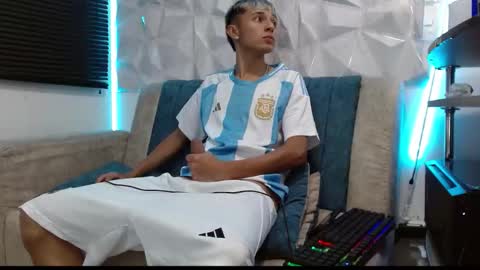 Isaac tan online show from September 2025 11:15:02 PM