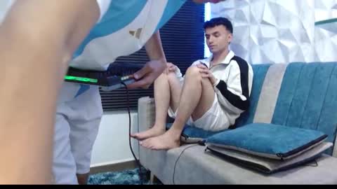 Isaac tan online show from September 2025 03:08:02 AM