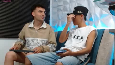 Isaac tan online show from December 2025 03:00:01 AM