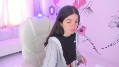 Snapshot of isabela_fiorelli chatting on March 2025 12:27:02 PM isabela_fiorelli online show from March 2025 12:27:02 PM