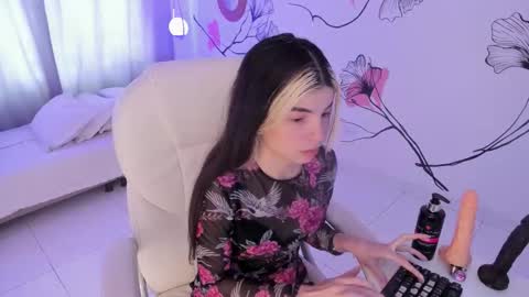 Snapshot of isabela_fiorelli chatting on October 2025 01:45:02 PM isabela_fiorelli online show from October 2025 01:45:02 PM