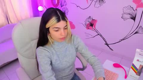 Snapshot of isabela_fiorelli chatting on December 2025 01:05:02 PM isabela_fiorelli online show from December 2025 01:05:02 PM